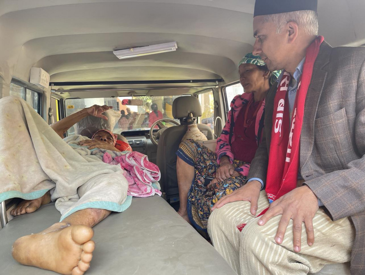 रुखबाट लडेर गेडी भाँचिएका जयकृष्णलाई नगरको साथ, लगियो ट्रमा सेन्टर