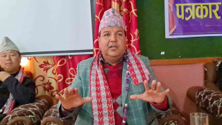 सरक्क सरकार छाडेर कांग्रेसको नेतृत्वमा सरकार बनाउनुपर्छ कि त अपोजिसनमा बस्नुपर्छः डा. शर्मा