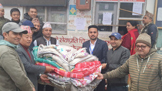 १४ युवाले दियो जिल्ला अस्पताल खोटाङलाई ७० हजारको न्यानो कपडा