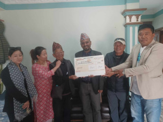 क्यान्सर पिडित सुखरामलाई २ लाख २२ हजार सहयोग