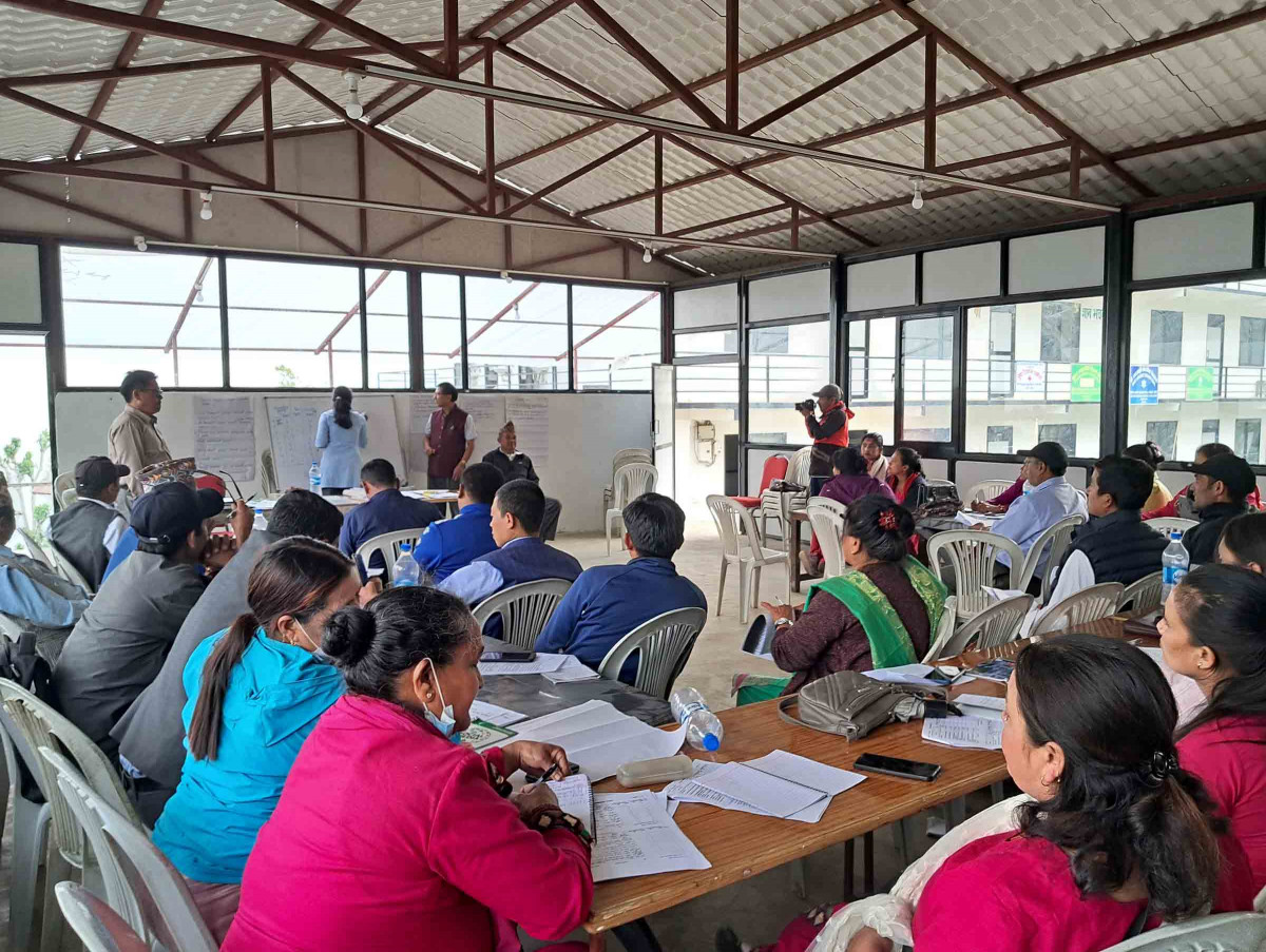 दिक्तेलमा निरन्तर विद्यार्थी मूल्यांकन कार्यशाला