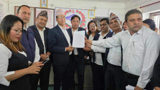 संघीय निजामती सेवा ऐनका लागि खोटाङका कर्मचारी संगठनद्धारा सभामुखलाई ज्ञापनपत्र