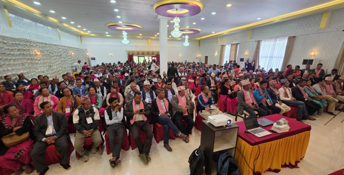 हलेसी तुवाचुङ नगरपालिकाद्वारा तीन वर्षे उपलब्धि सार्वजनिक तथा शैक्षिक सम्मेलनमा सहभागीहरु । Photo4.jpg