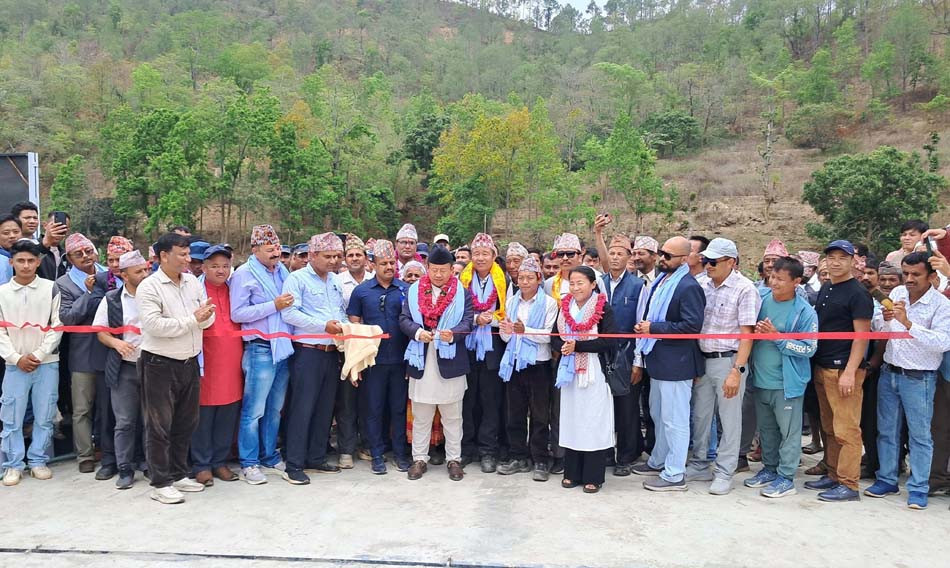 खोटाङको दक्षिणी क्षेत्र सावाखोलामा निर्माण गरिएको मोटरेबल पक्की सञ्चालनमा