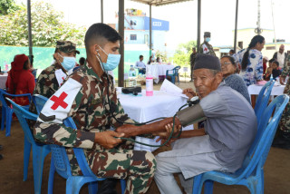 नेपाली सेनाको स्वास्थ्य शिविरमा १५८ जना लाभान्वित